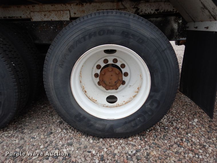 image for item DK0279 2006 International 7500  bucket truck