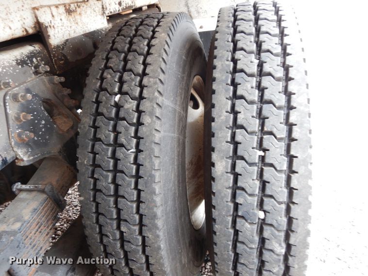 image for item DK0279 2006 International 7500  bucket truck