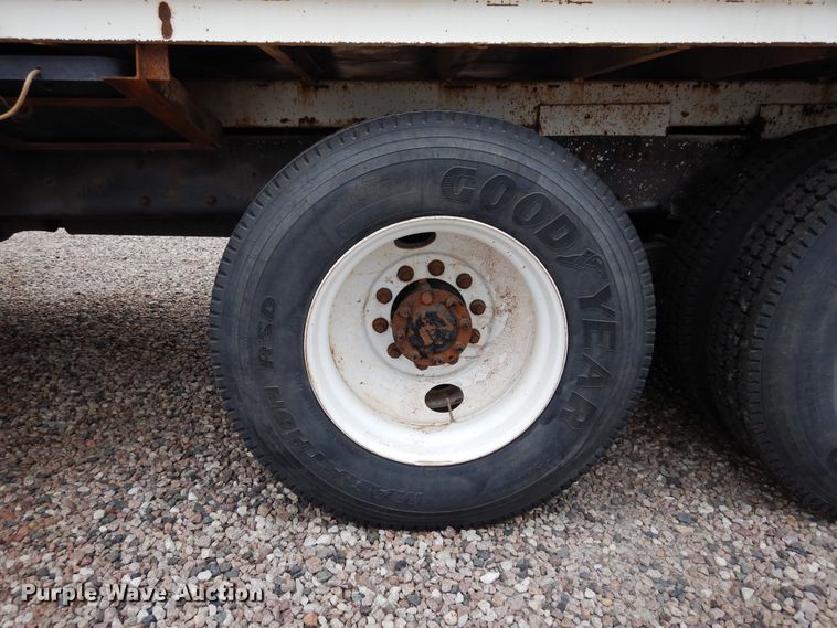 image for item DK0279 2006 International 7500  bucket truck