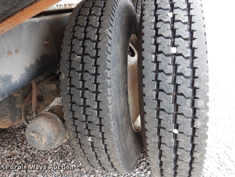 image for item DK0279 2006 International 7500  bucket truck