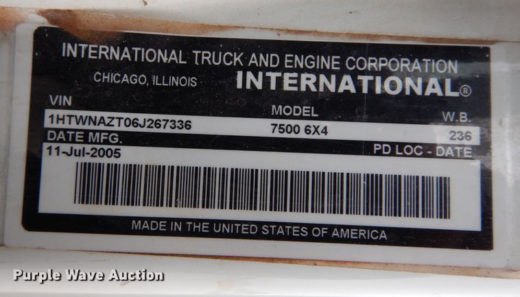 image for item DK0279 2006 International 7500  bucket truck