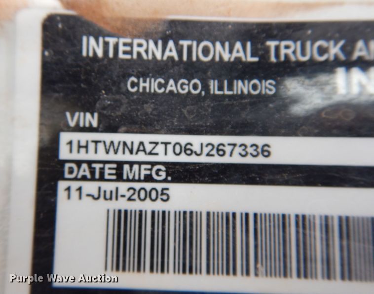 image for item DK0279 2006 International 7500  bucket truck