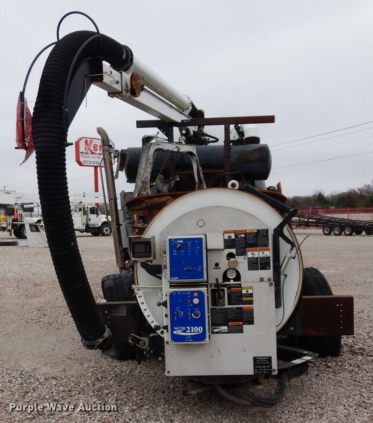 image for item DK0282 2013 Freightliner 108SD  vacuum truck