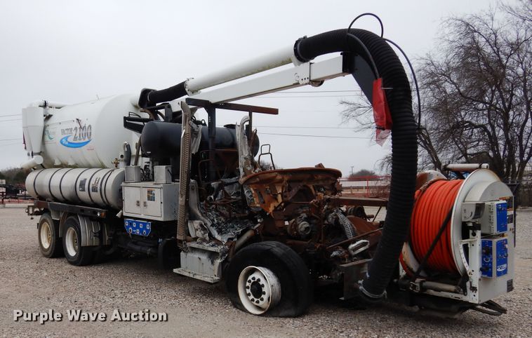 image for item DK0282 2013 Freightliner 108SD  vacuum truck