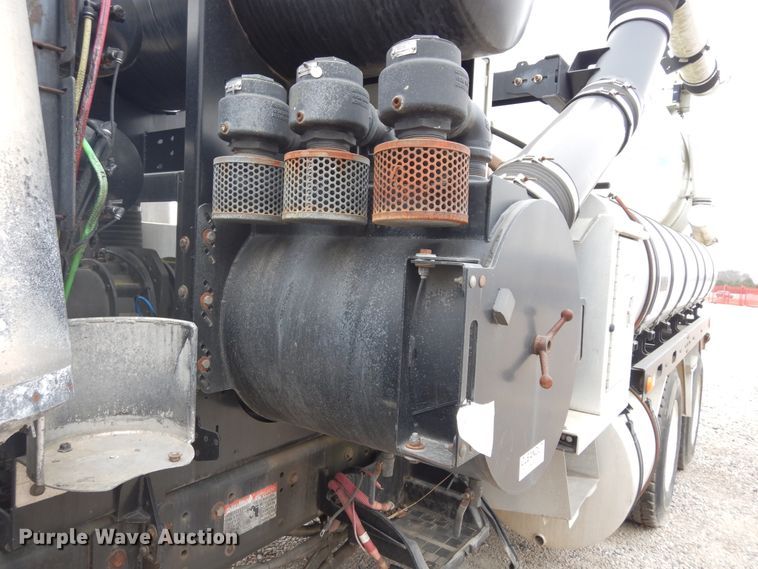 image for item DK0282 2013 Freightliner 108SD  vacuum truck