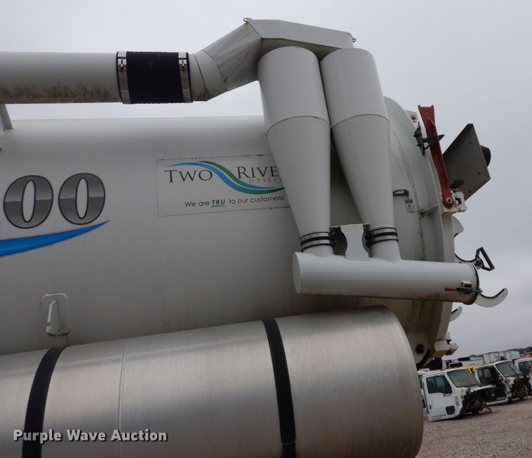 image for item DK0282 2013 Freightliner 108SD  vacuum truck