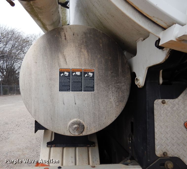 image for item DK0282 2013 Freightliner 108SD  vacuum truck