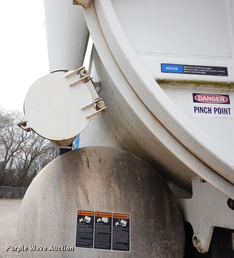 image for item DK0282 2013 Freightliner 108SD  vacuum truck