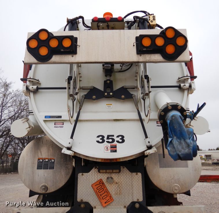 image for item DK0282 2013 Freightliner 108SD  vacuum truck