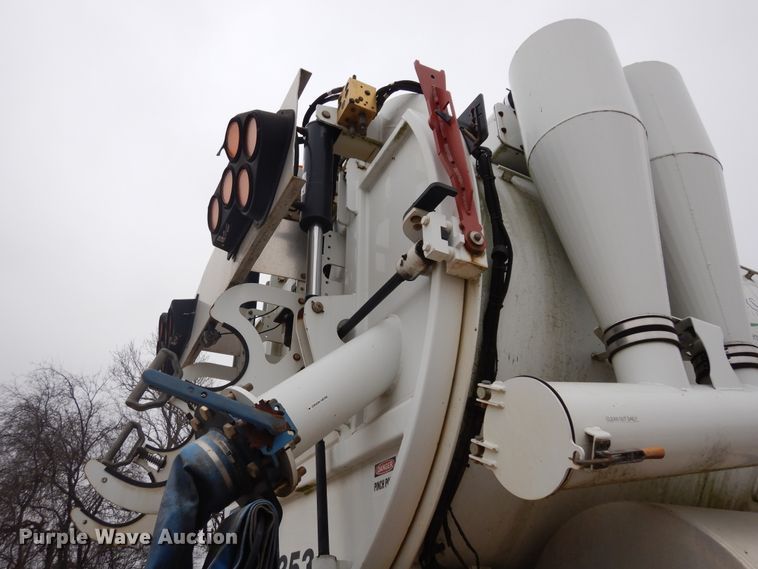 image for item DK0282 2013 Freightliner 108SD  vacuum truck