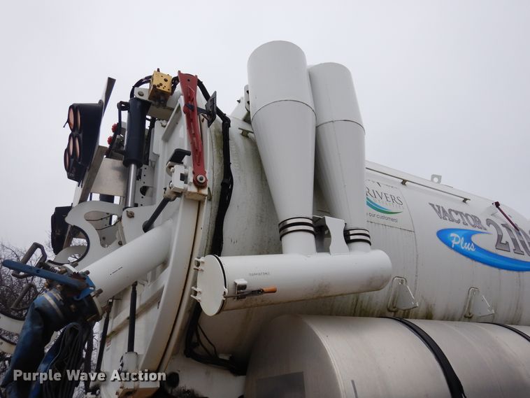 image for item DK0282 2013 Freightliner 108SD  vacuum truck