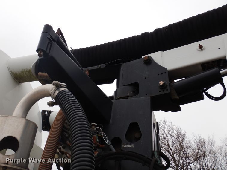 image for item DK0282 2013 Freightliner 108SD  vacuum truck