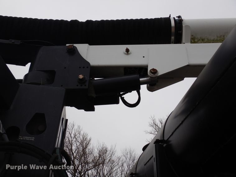 image for item DK0282 2013 Freightliner 108SD  vacuum truck