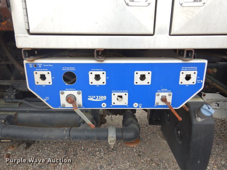 image for item DK0282 2013 Freightliner 108SD  vacuum truck