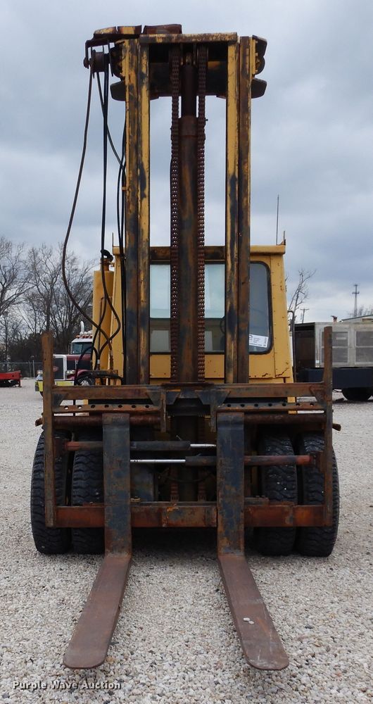 image for item DK0287 Caterpillar V200  forklift