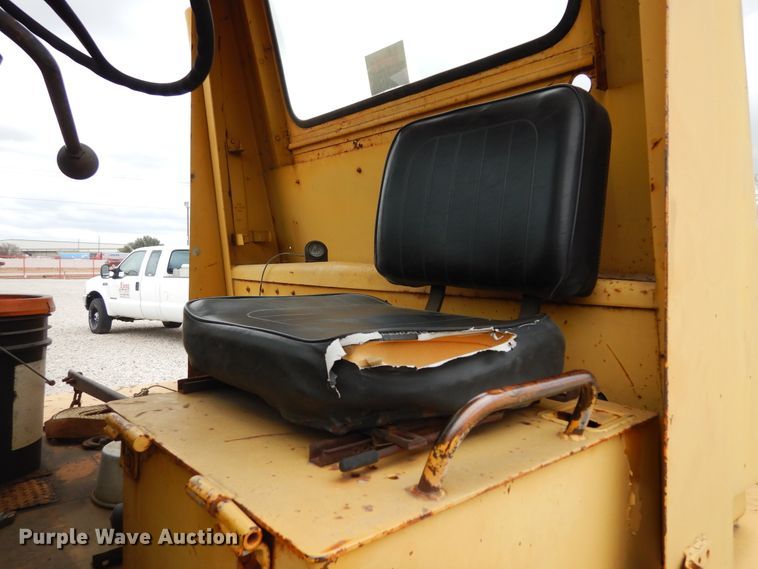 image for item DK0287 Caterpillar V200  forklift