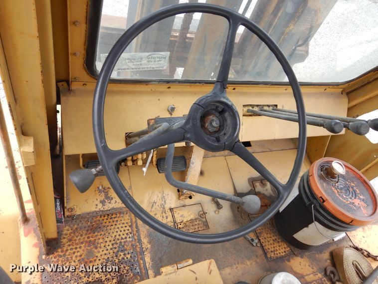 image for item DK0287 Caterpillar V200  forklift