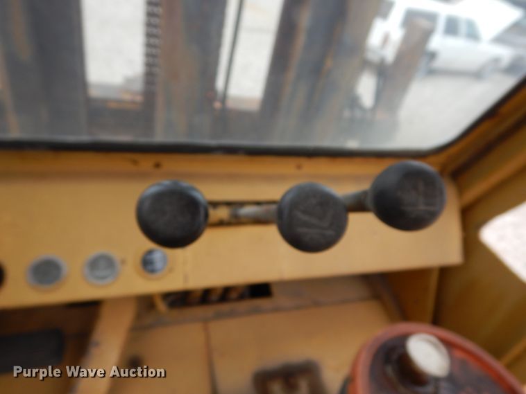 image for item DK0287 Caterpillar V200  forklift