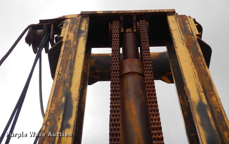 image for item DK0287 Caterpillar V200  forklift