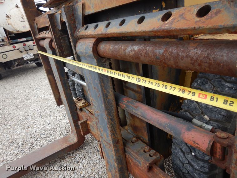 image for item DK0287 Caterpillar V200  forklift