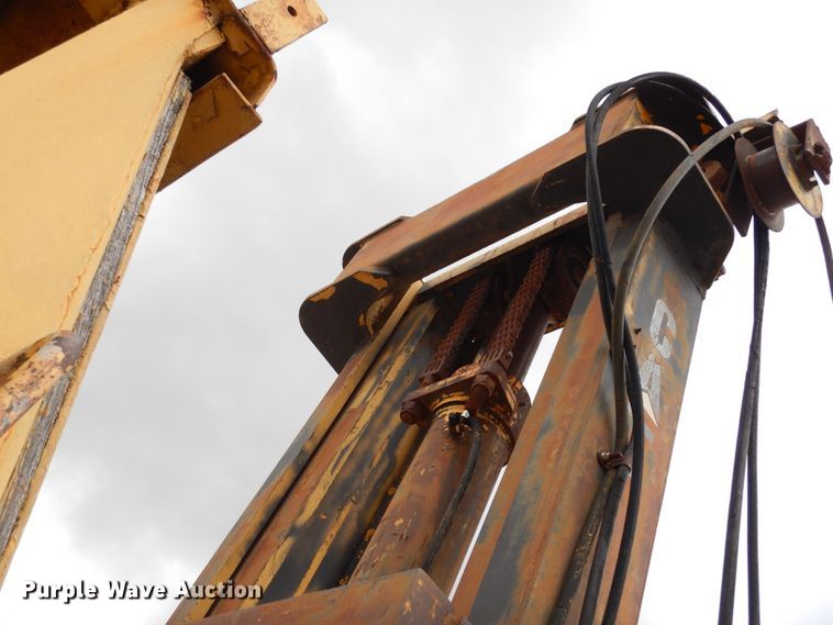 image for item DK0287 Caterpillar V200  forklift