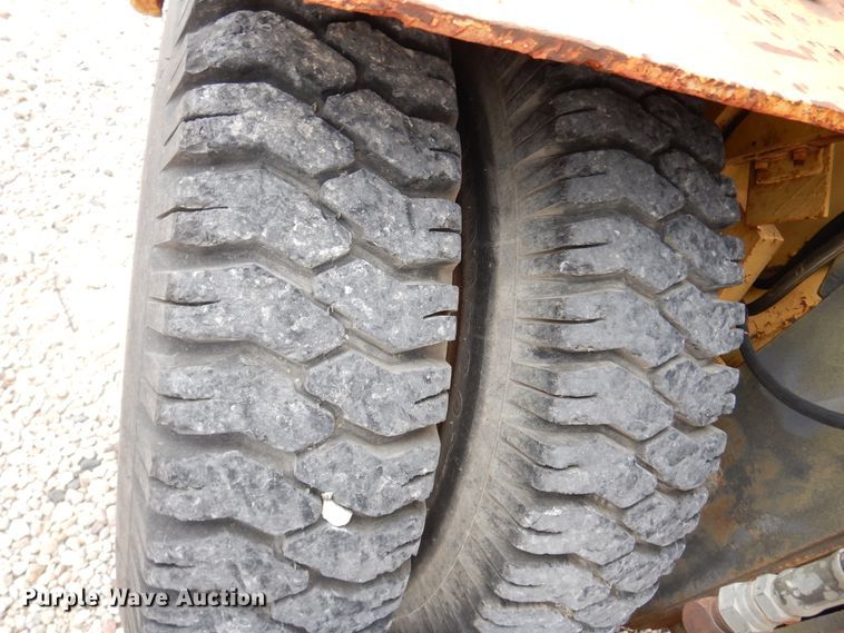 image for item DK0287 Caterpillar V200  forklift