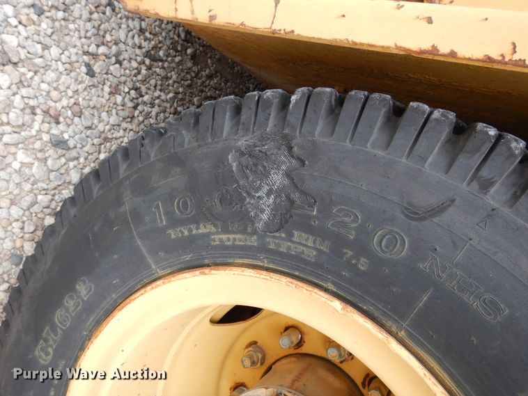 image for item DK0287 Caterpillar V200  forklift