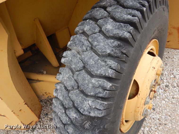 image for item DK0287 Caterpillar V200  forklift