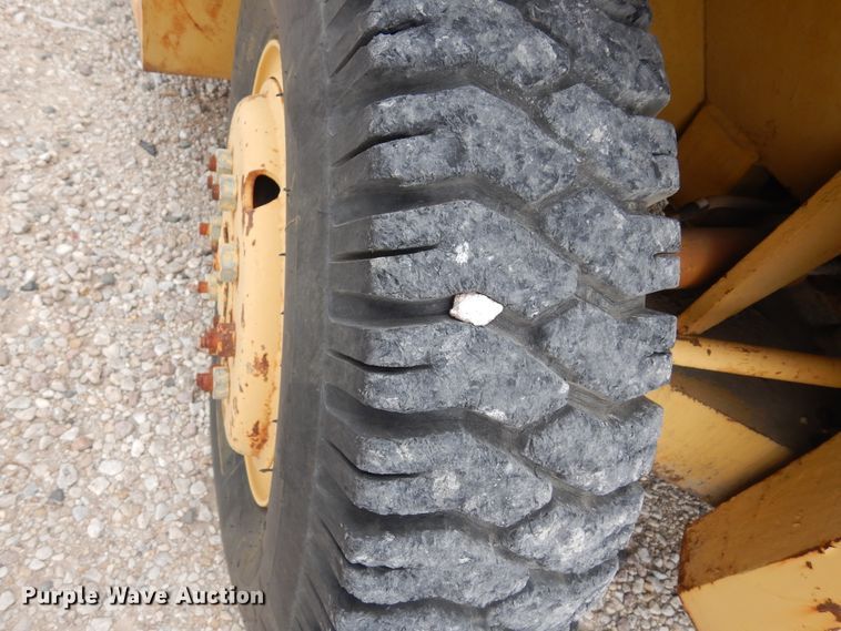 image for item DK0287 Caterpillar V200  forklift