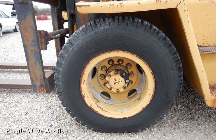 image for item DK0287 Caterpillar V200  forklift