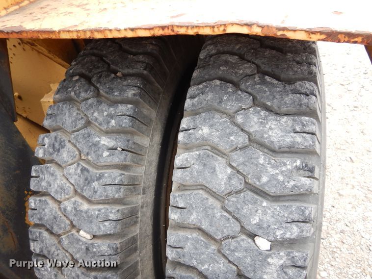 image for item DK0287 Caterpillar V200  forklift