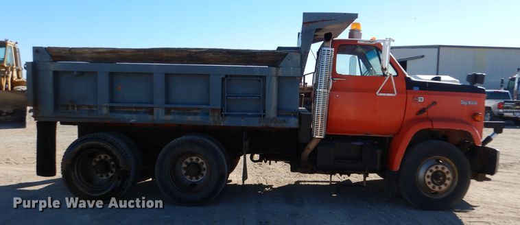image for item DK7256 1988 GMC TopKick 7000  dump truck