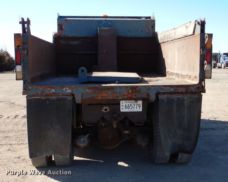 image for item DK7256 1988 GMC TopKick 7000  dump truck