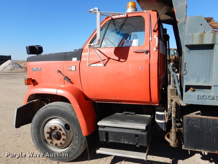 image for item DK7256 1988 GMC TopKick 7000  dump truck