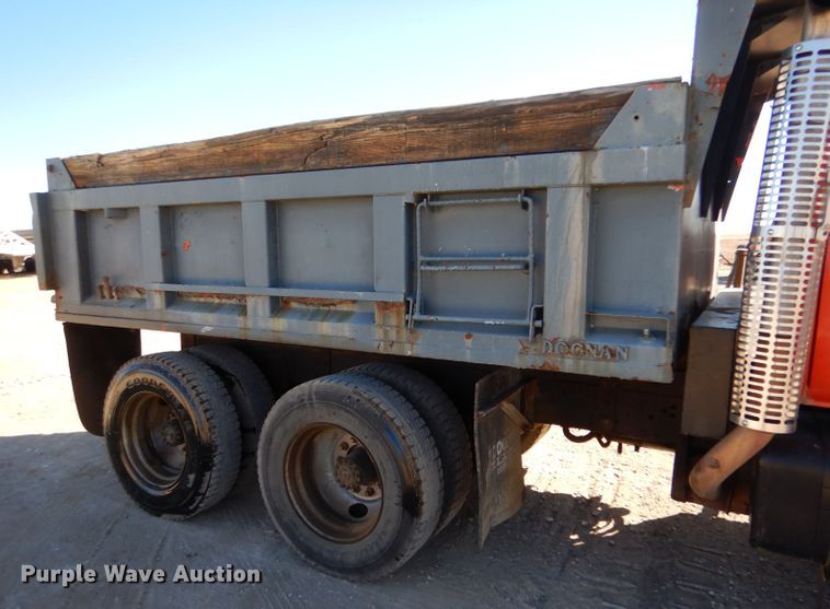 image for item DK7256 1988 GMC TopKick 7000  dump truck