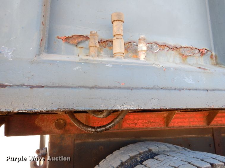 image for item DK7256 1988 GMC TopKick 7000  dump truck