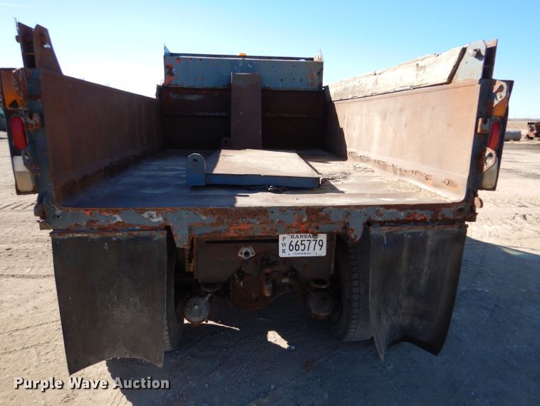 image for item DK7256 1988 GMC TopKick 7000  dump truck