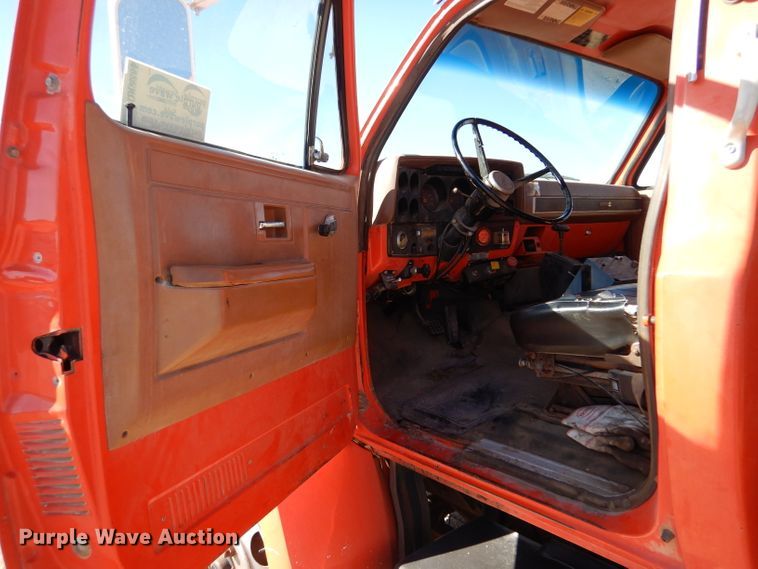 image for item DK7256 1988 GMC TopKick 7000  dump truck