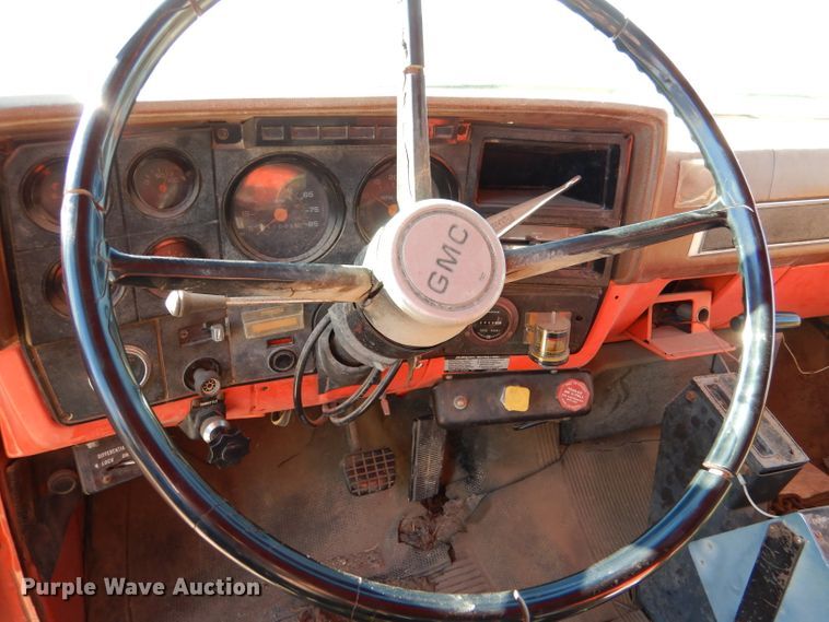 image for item DK7256 1988 GMC TopKick 7000  dump truck