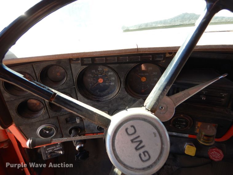 image for item DK7256 1988 GMC TopKick 7000  dump truck