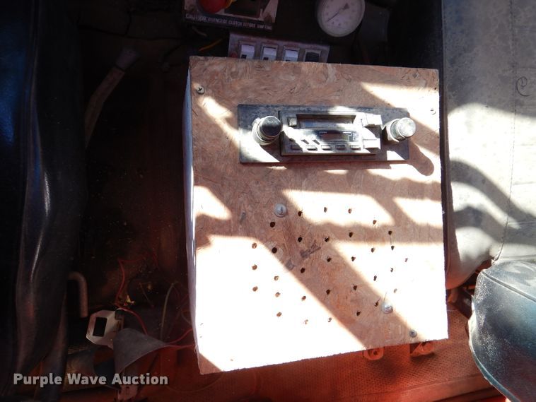 image for item DK7256 1988 GMC TopKick 7000  dump truck