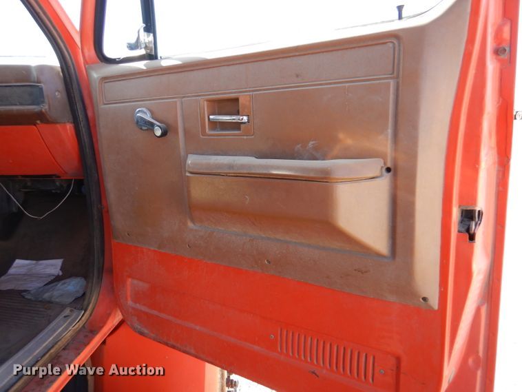 image for item DK7256 1988 GMC TopKick 7000  dump truck