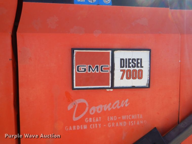 image for item DK7256 1988 GMC TopKick 7000  dump truck