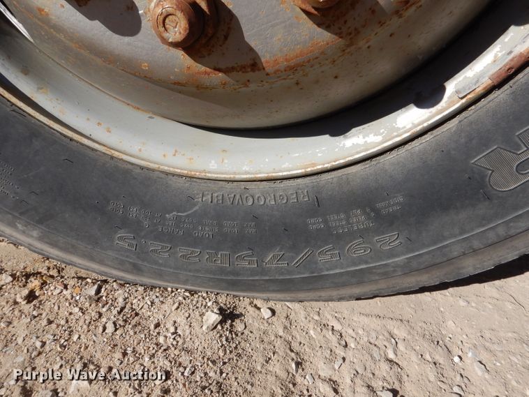 image for item DK7256 1988 GMC TopKick 7000  dump truck