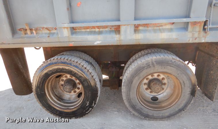 image for item DK7256 1988 GMC TopKick 7000  dump truck