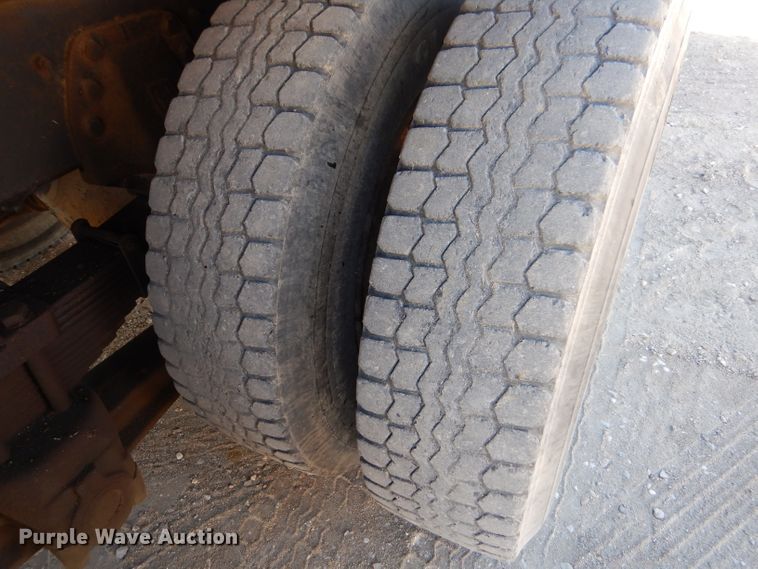 image for item DK7256 1988 GMC TopKick 7000  dump truck