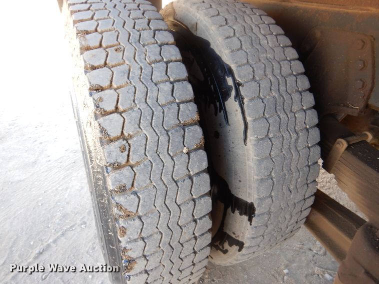 image for item DK7256 1988 GMC TopKick 7000  dump truck