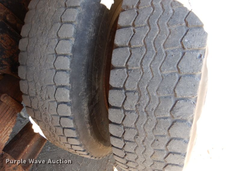 image for item DK7256 1988 GMC TopKick 7000  dump truck