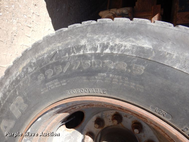 image for item DK7256 1988 GMC TopKick 7000  dump truck