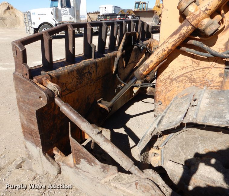 image for item DK7257 1975 Case 1450  dozer